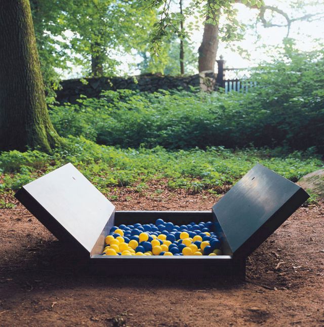 Miroslaw Balka, "Play-pit", 2000. Courtesy the artist. Photo: Anders Norrsell
